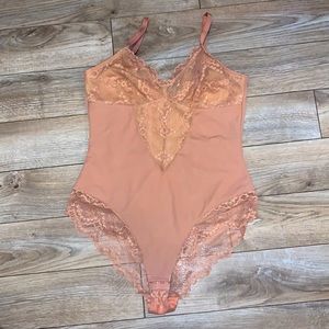 Pinsy sculpting lace shape wear | blush pink L